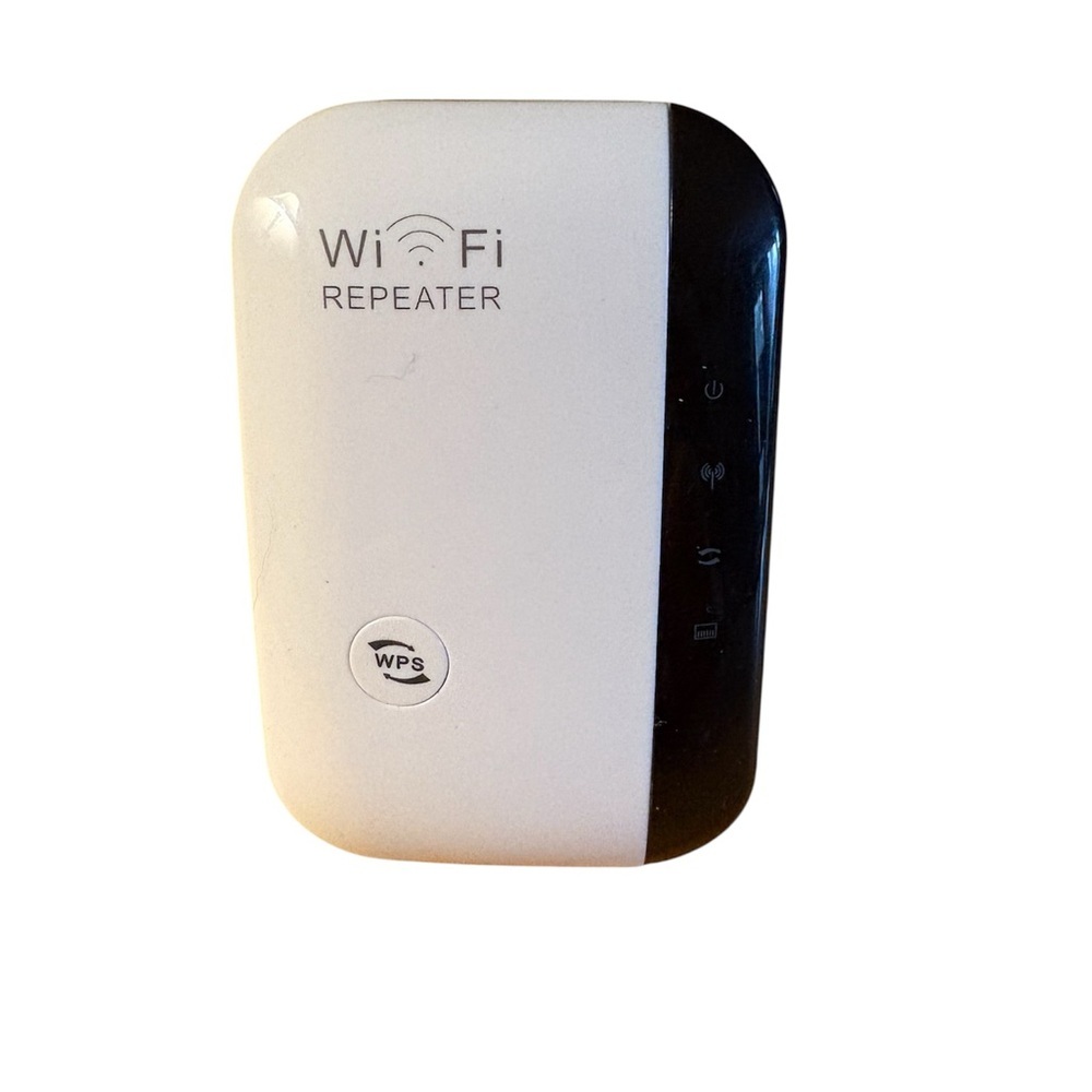 🥳 Like NEW WiFi Repeater - Black and White 🥳